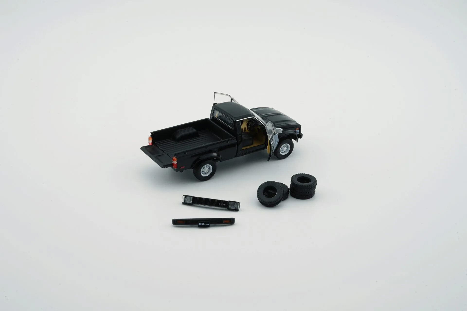 BM Creations - Toyota 1980 Hilux N60, N70 -Black (LHD) - Görsel 2