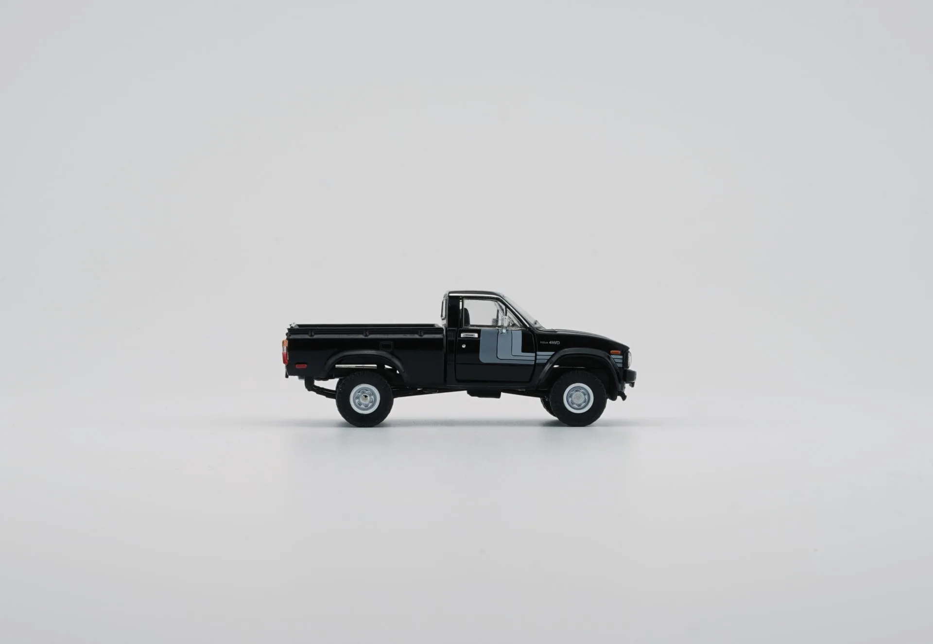 BM Creations - Toyota 1980 Hilux N60, N70 -Black (LHD) - Görsel 6