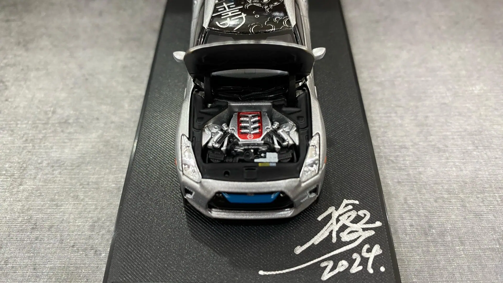 IDD x IDE 2024 – Nissan Skyline GT-R (R35) – Toshikazu Nozaka Special Edition (Nami-Ryuju) – XO (XTRAORDINARY) Privé Dinner Event 500 adet limitli - Görsel 6