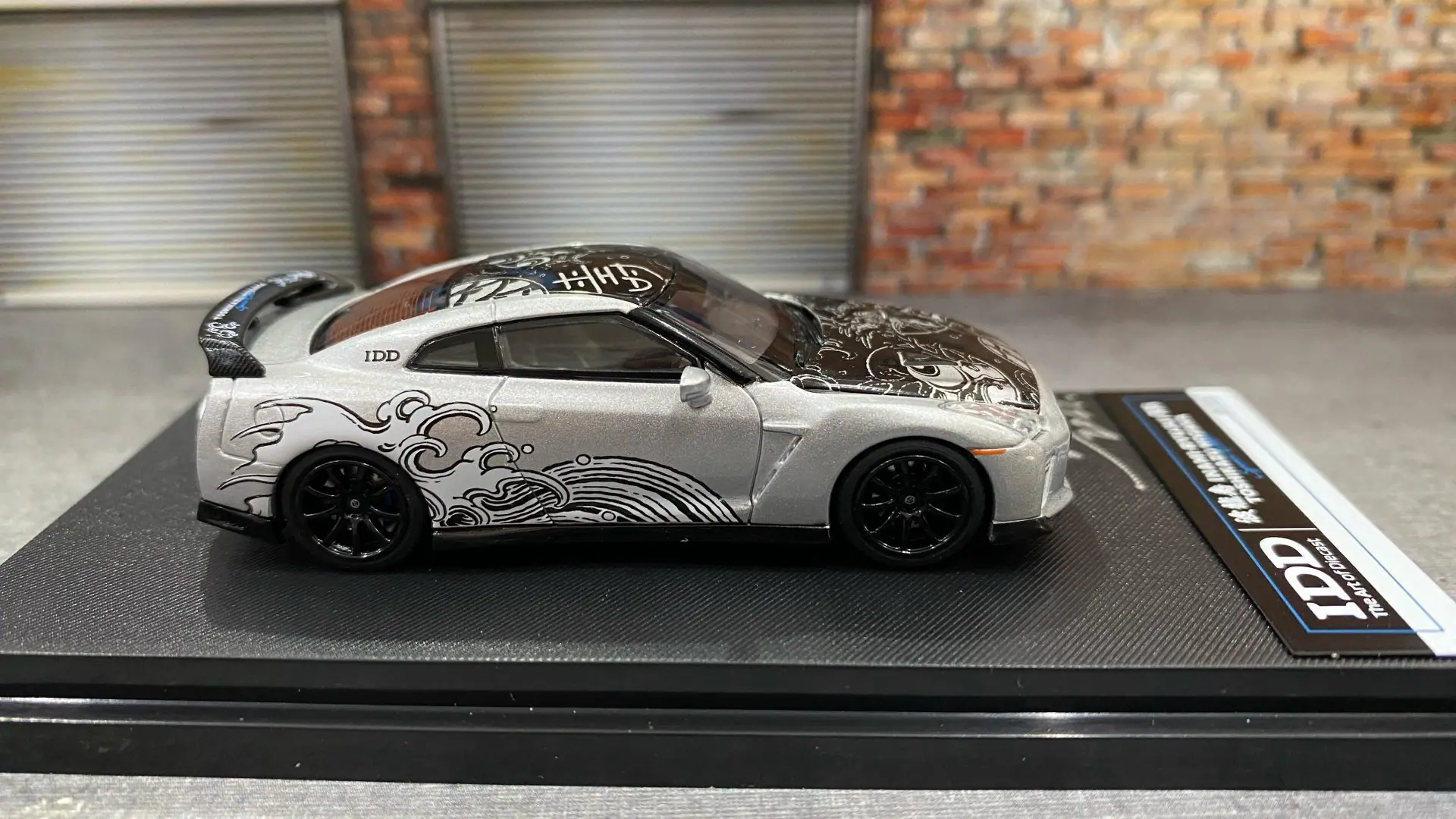 IDD x IDE 2024 – Nissan Skyline GT-R (R35) – Toshikazu Nozaka Special Edition (Nami-Ryuju) – XO (XTRAORDINARY) Privé Dinner Event 500 adet limitli - Görsel 9