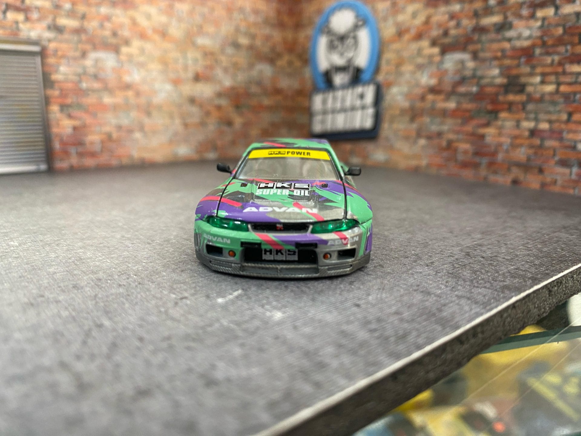 Mini GT - Chase! Mini GT x Kaido House Nissan Skyline GT-R R33 HKS