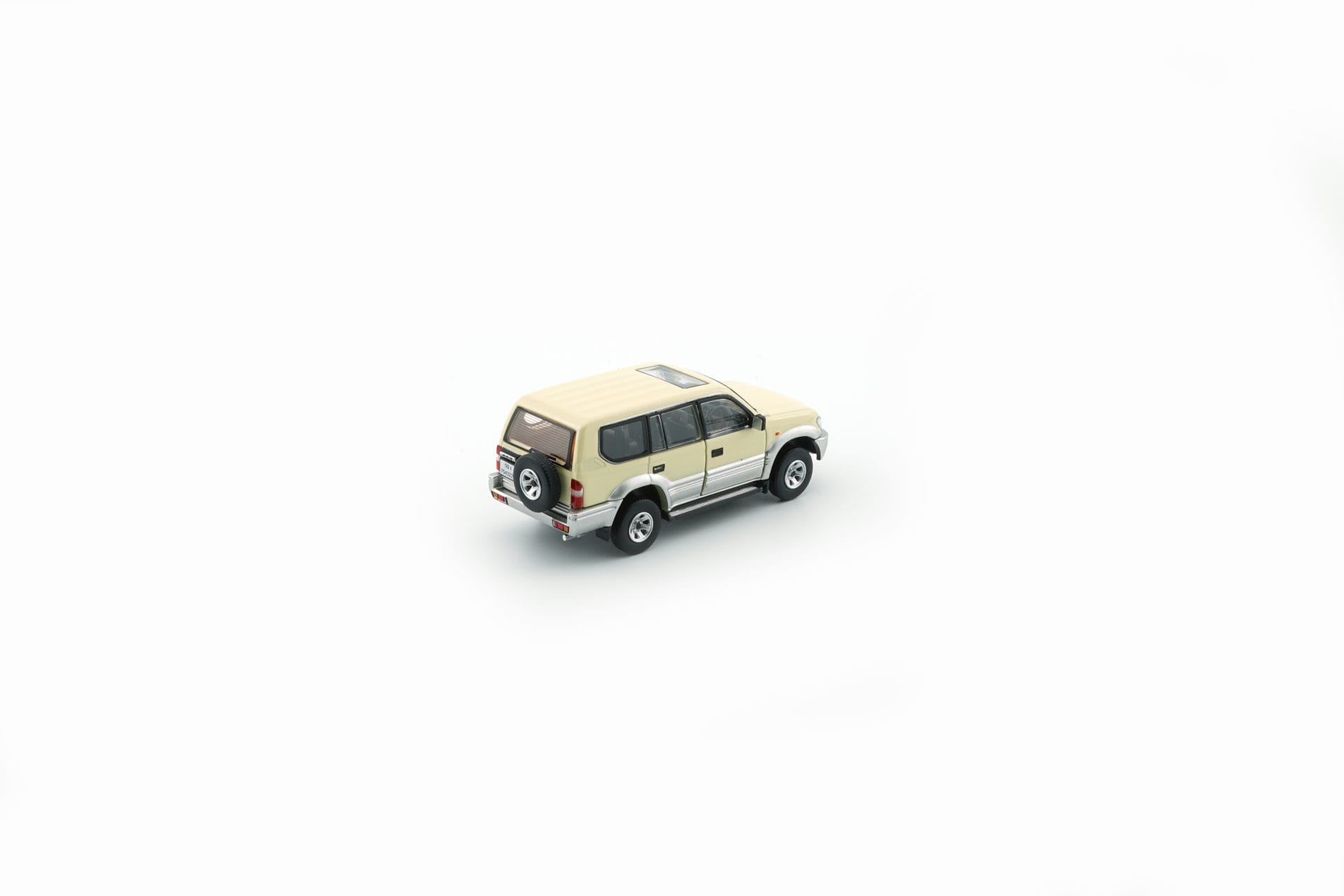 BM Creations - Toyota Land Cruiser LC95 - Ivory Bond - 1/64 - 64B0356 - Görsel 11