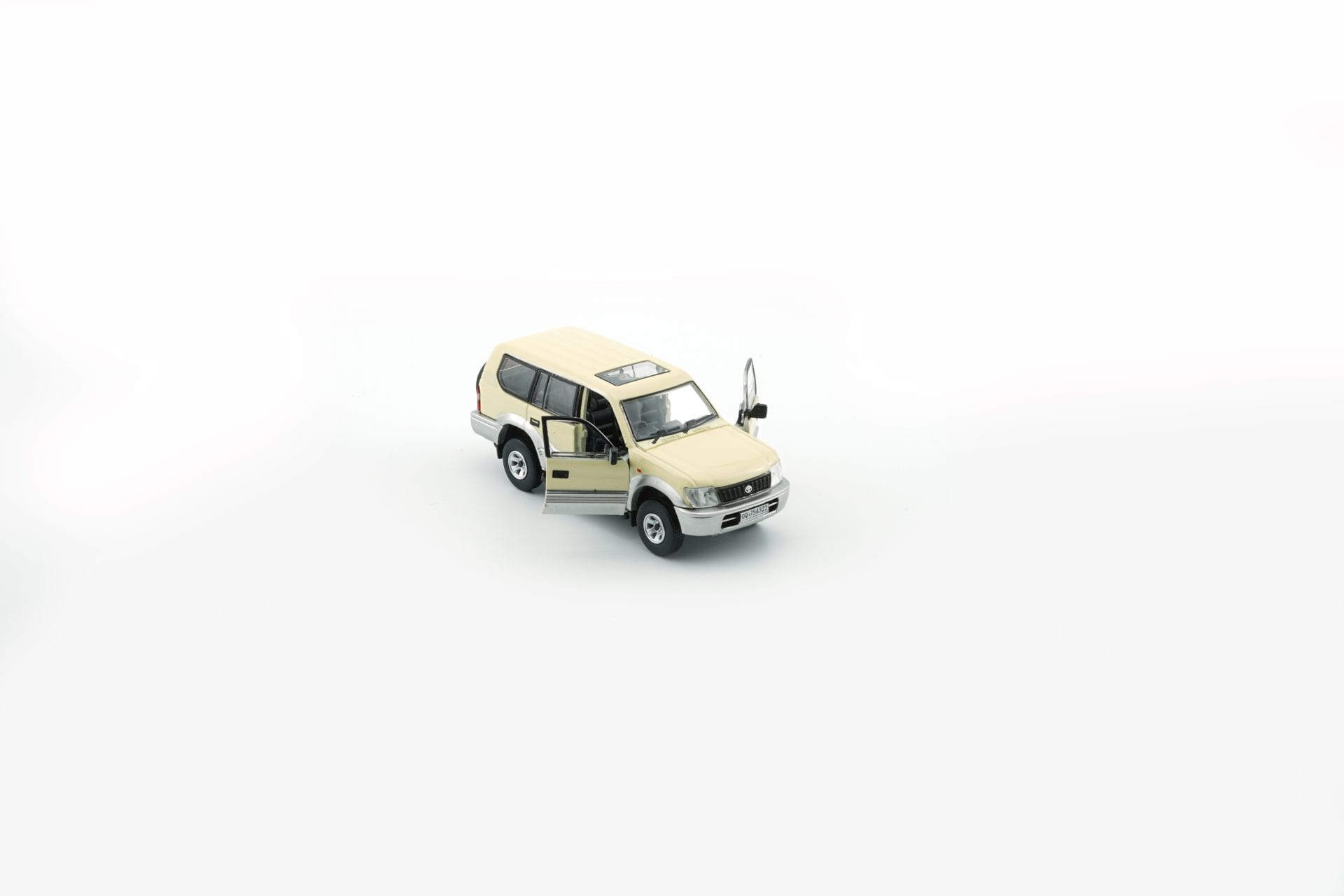 BM Creations - Toyota Land Cruiser LC95 - Ivory Bond - 1/64 - 64B0356 - Görsel 10