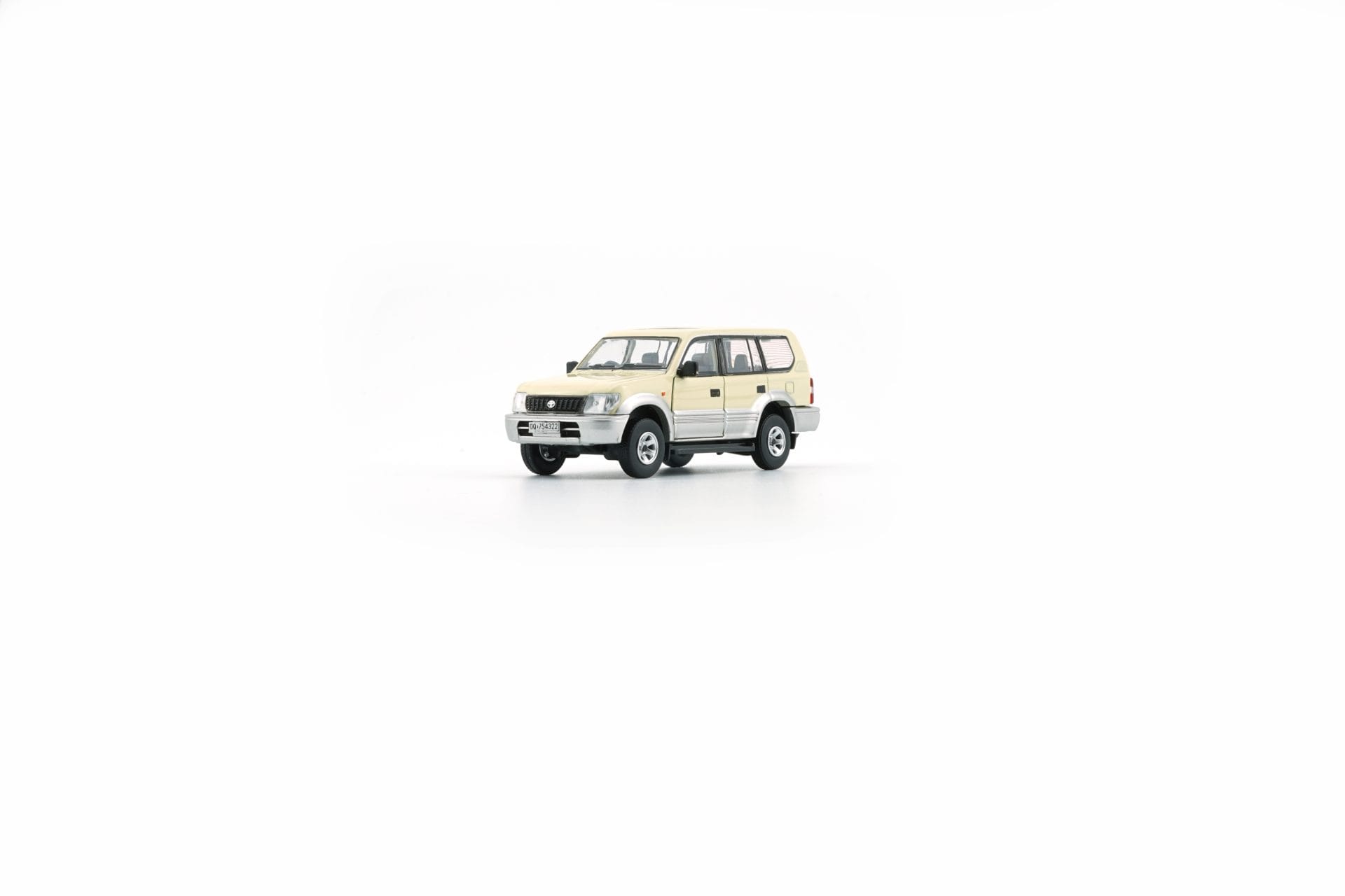 BM Creations - Toyota Land Cruiser LC95 - Ivory Bond - 1/64 - 64B0356 - Görsel 9