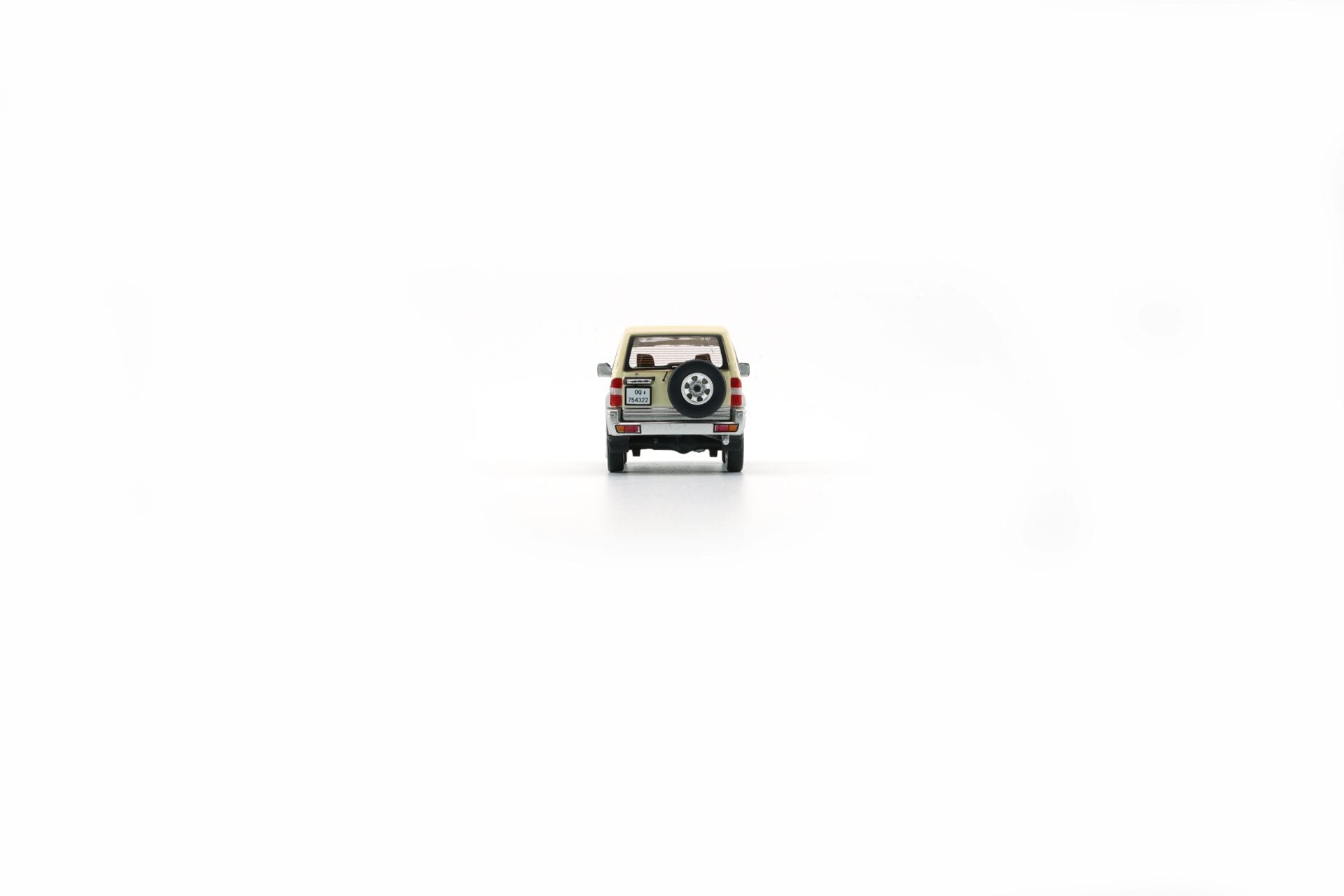 BM Creations - Toyota Land Cruiser LC95 - Ivory Bond - 1/64 - 64B0356 - Görsel 6