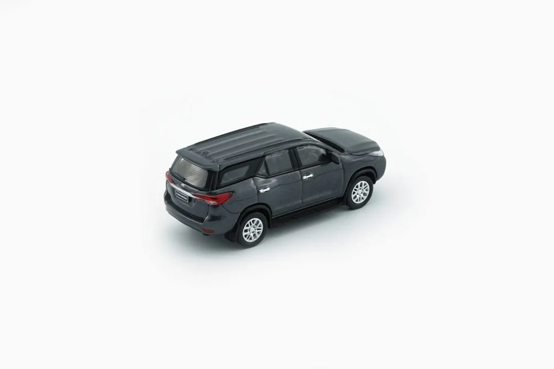 BM Creations - Toyota Fortuner 2018 Dark Gray Silver LHD – 64B0476 - 1/64 - Görsel 2